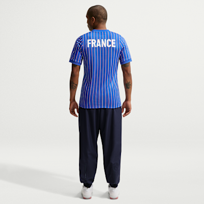 France x Jacquemus Men's Academy Pro Short-Sleeve Soccer Top. Nike.com